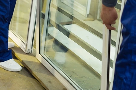 Commercial Glass Repair Technician in Miami, FL